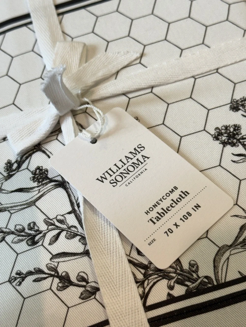 Williams Sonoma‎ Honeycomb Tablecloth 70x108 Black White Floral Cotton NWT